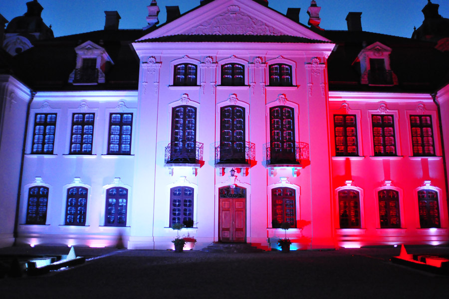 oświetlenie fasady pałac w kozłówce